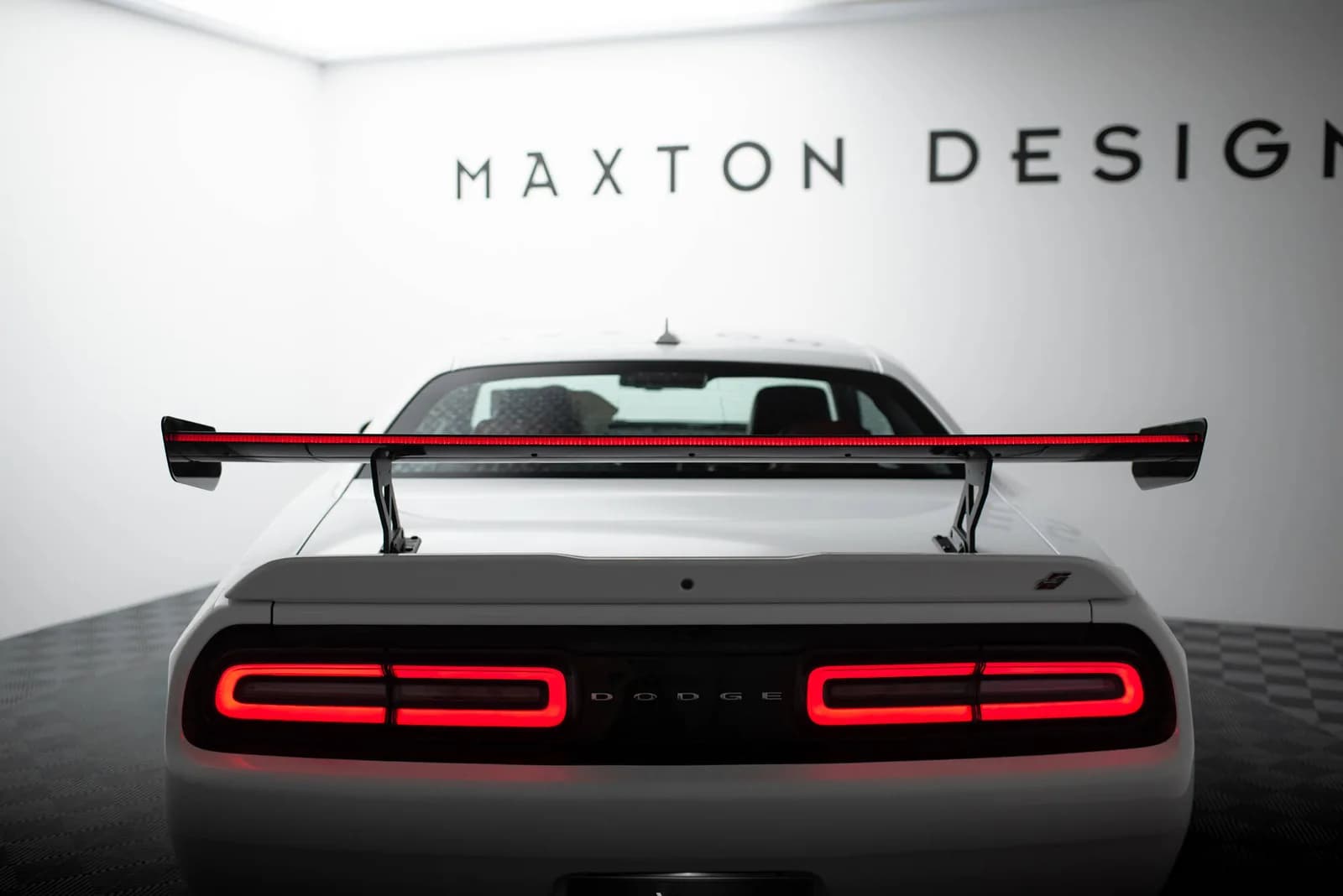 Karbonowy Spoiler + LED Maxton Dodge Challenger Mk3 - фото My Tuning Lab