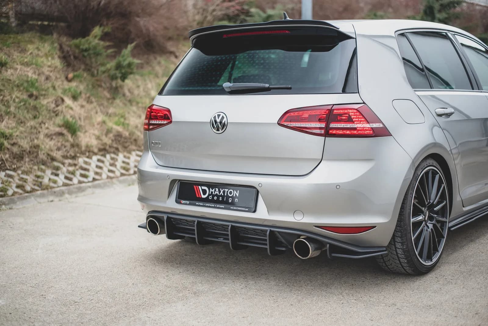 Maxton Design Задній дифузор Street Pro V.1 Vw Golf 7 GTI - фото My Tuning Lab