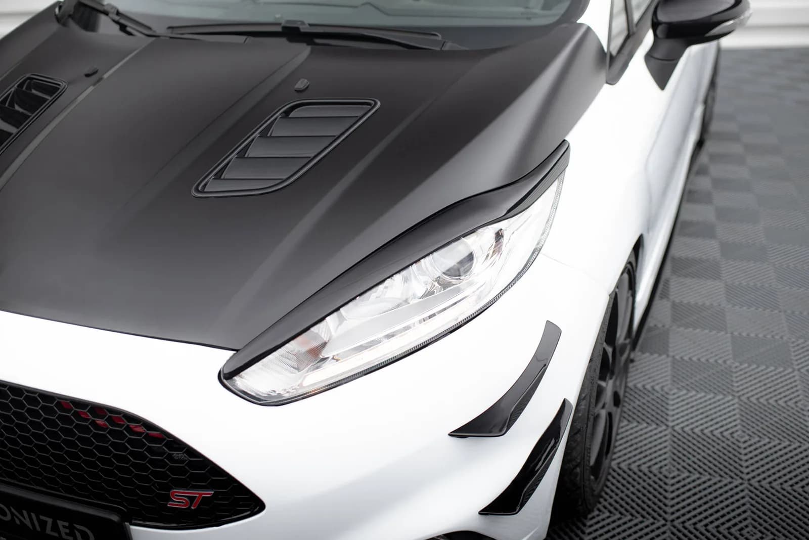 Накладки на фари V.1 Maxton Ford Fiesta ST / ST-Line / Standard Mk7 FL - фото My Tuning Lab