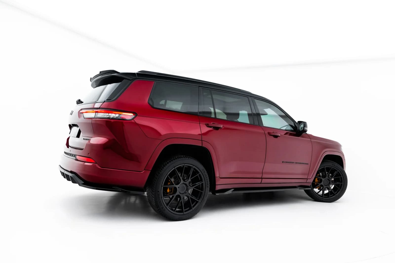 Накладки на пороги Maxton Jeep Grand Cherokee L Mk5 - фото My Tuning Lab