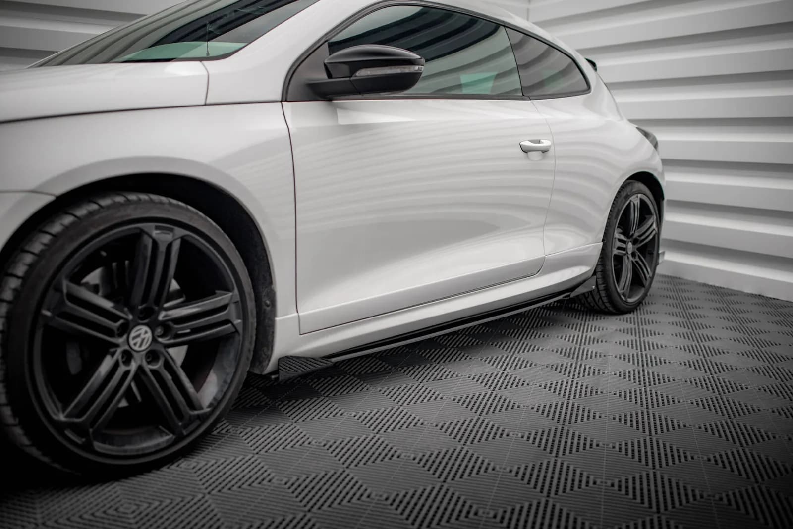 Бічні флапси Maxton Volkswagen Scirocco R Mk3 - фото My Tuning Lab