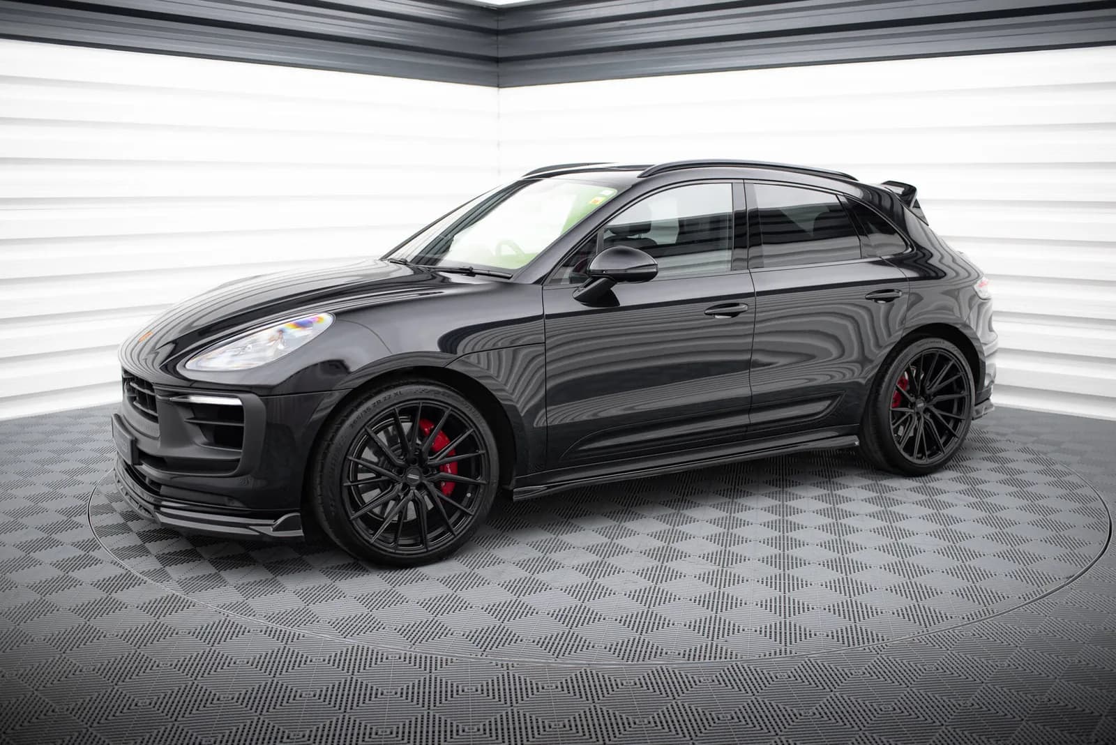 Накладки на пороги Maxton Porsche Macan T / GTS Mk1 Facelift 2 - фото My Tuning Lab
