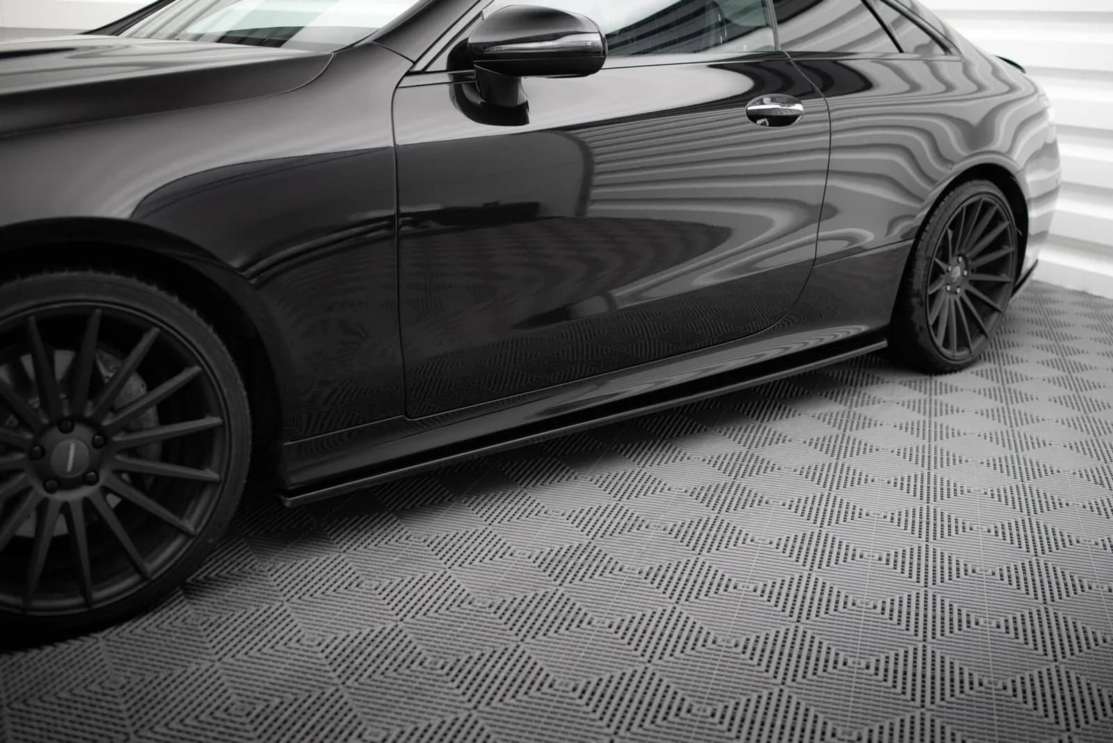 Накладки на пороги Maxton Mercedes-Benz E-Class W213 Coupe (C238) / Cabriolet (A238) AMG-Line / 53 AMG - фото My Tuning Lab