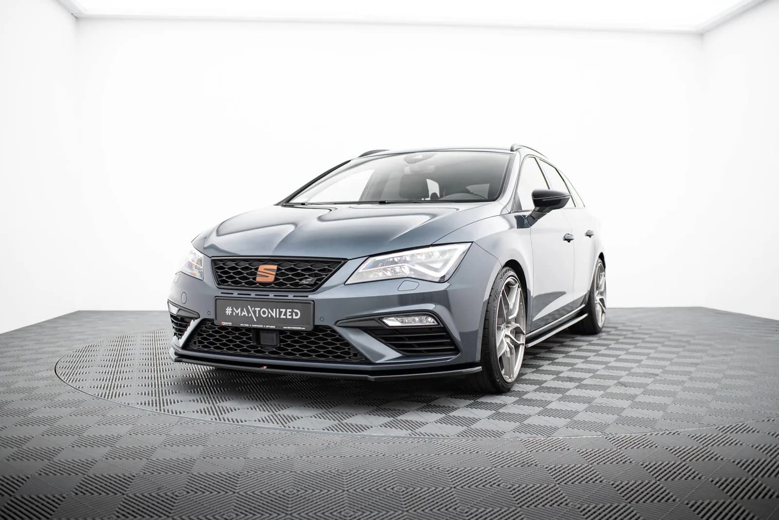 Передній сплітер V.4 Maxton Seat Leon Cupra / FR Mk3 FL - фото My Tuning Lab