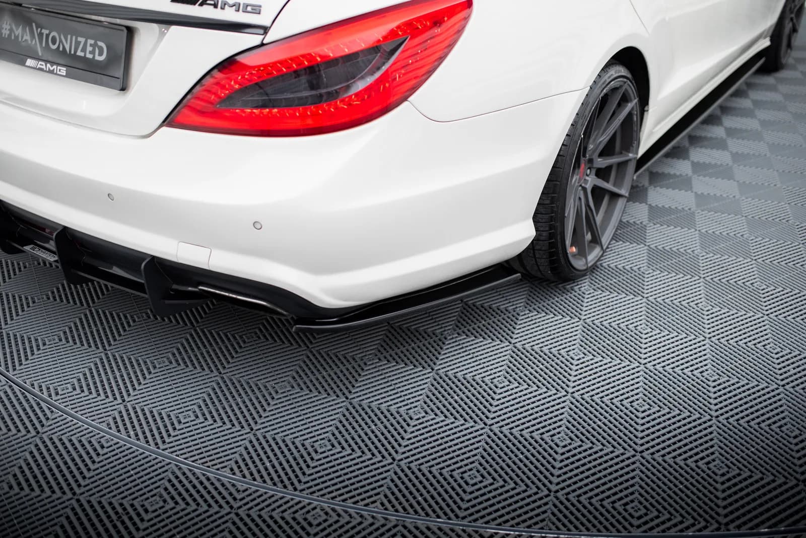 Задні сплітери boczne Maxton Mercedes CLS C218 AMG Line (чорний глянець) - фото My Tuning Lab