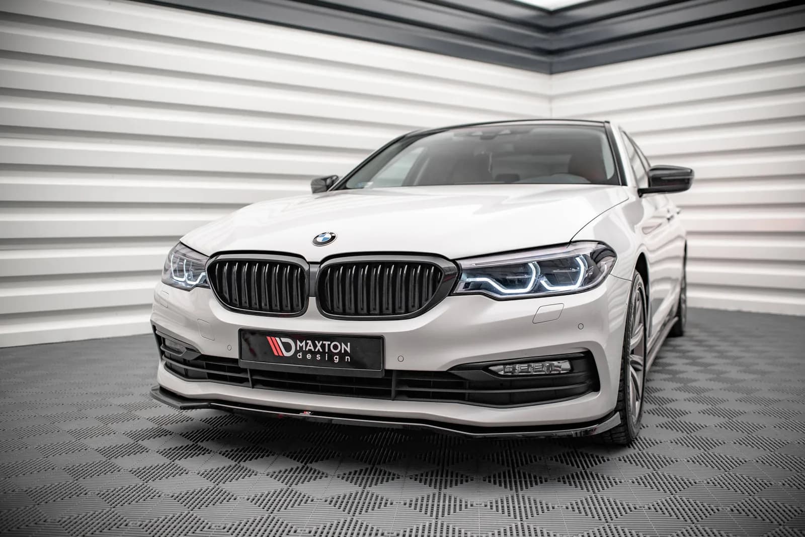 Передній сплітер V.1 Maxton BMW 5 G30 - фото My Tuning Lab