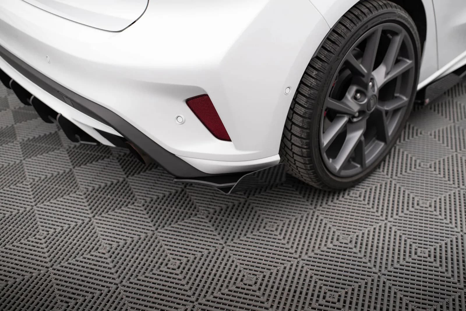 Задні сплітери Boczne Street Pro + Flaps Maxton Ford Focus ST Mk4 - фото My Tuning Lab