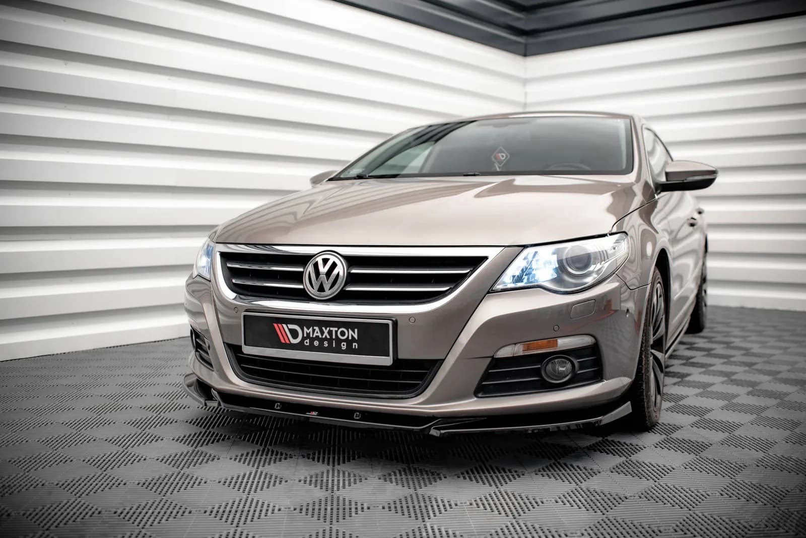 Передній сплітер V.4 Maxton Volkswagen Passat CC - фото My Tuning Lab