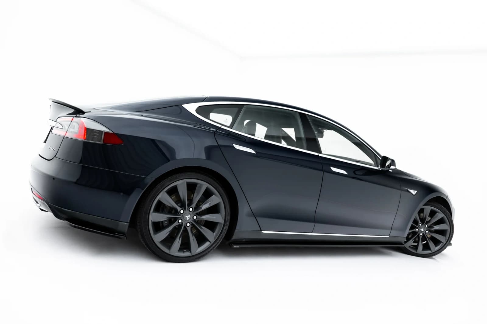 Накладки на пороги V.1 Maxton Tesla Model S Mk1 - фото My Tuning Lab