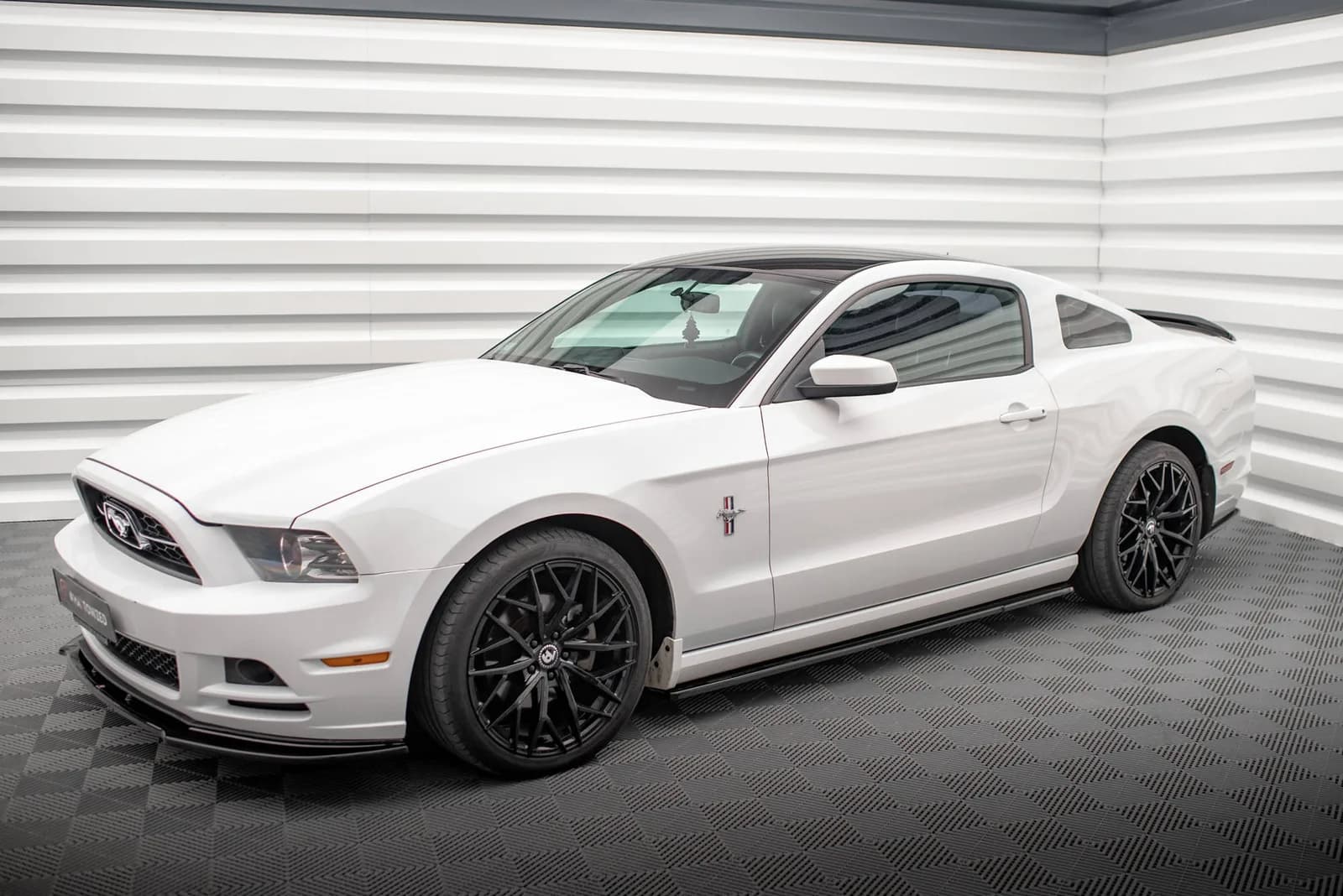 Накладки на пороги Maxton Ford Mustang Mk5 Facelift - фото My Tuning Lab