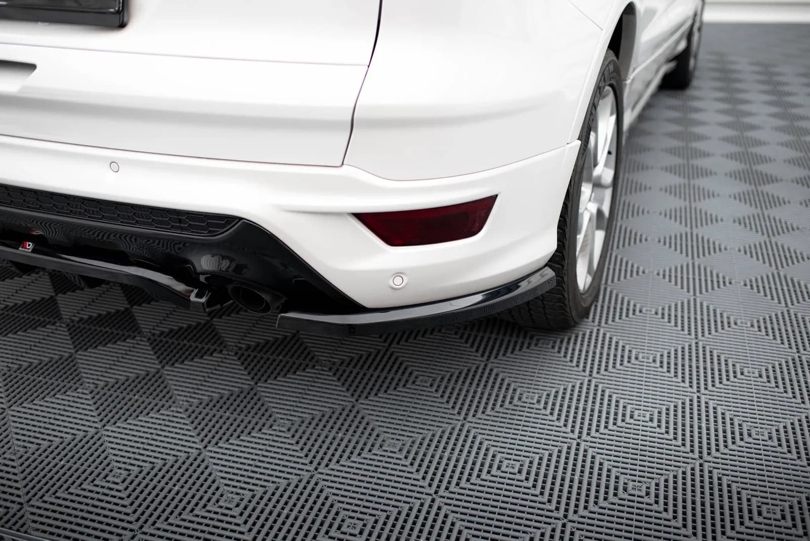 Задні сплітери Boczne Maxton Ford Kuga ST-Line Mk2 / Mk2 Facelift - фото My Tuning Lab