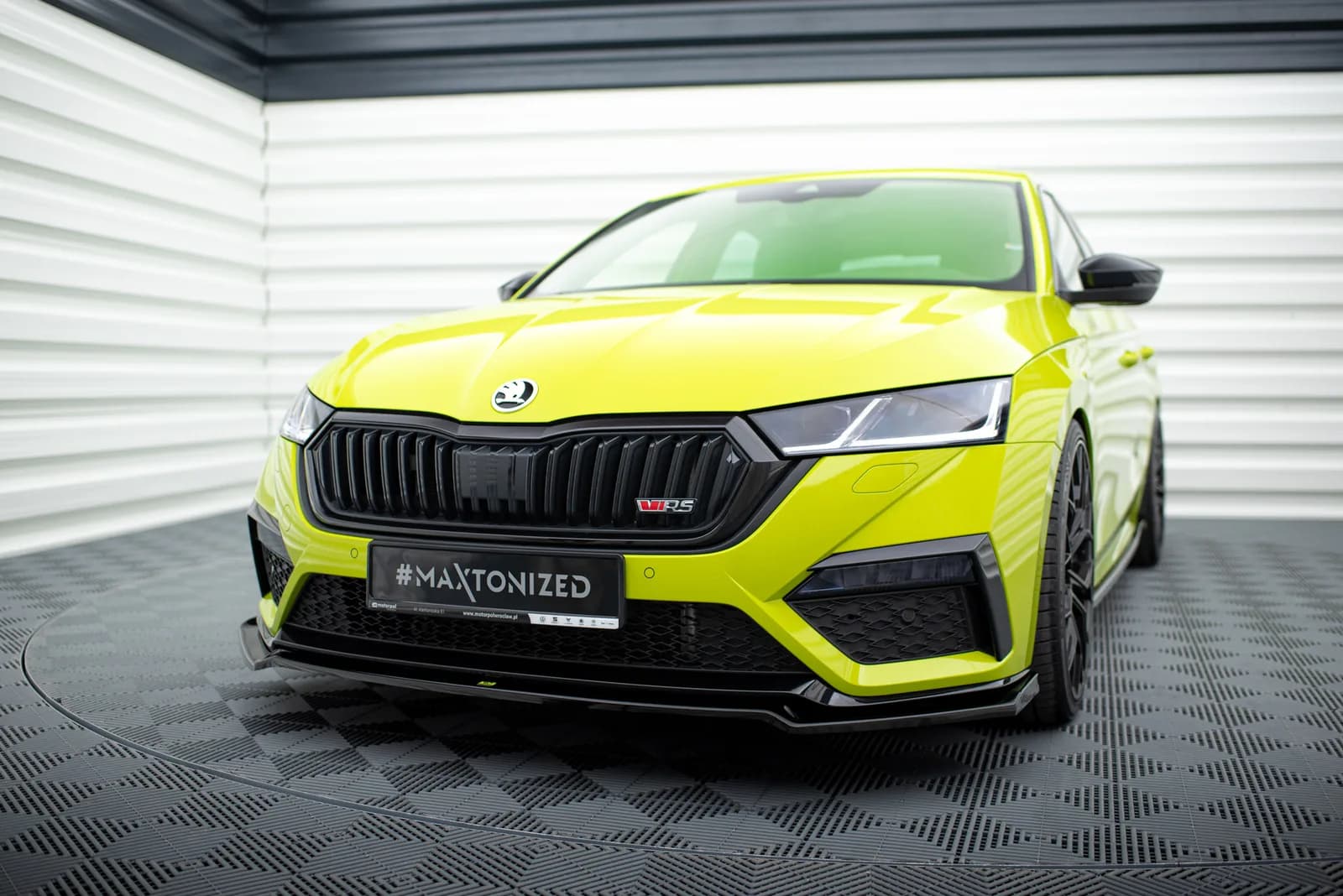 Передній сплітер V.2 Maxton Skoda Octavia RS Mk4 - фото My Tuning Lab