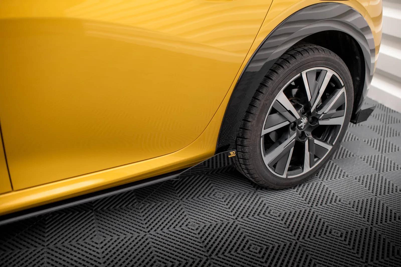 Накладки на пороги Street Pro + Flaps Maxton Peugeot 208 GT Mk2 - фото My Tuning Lab