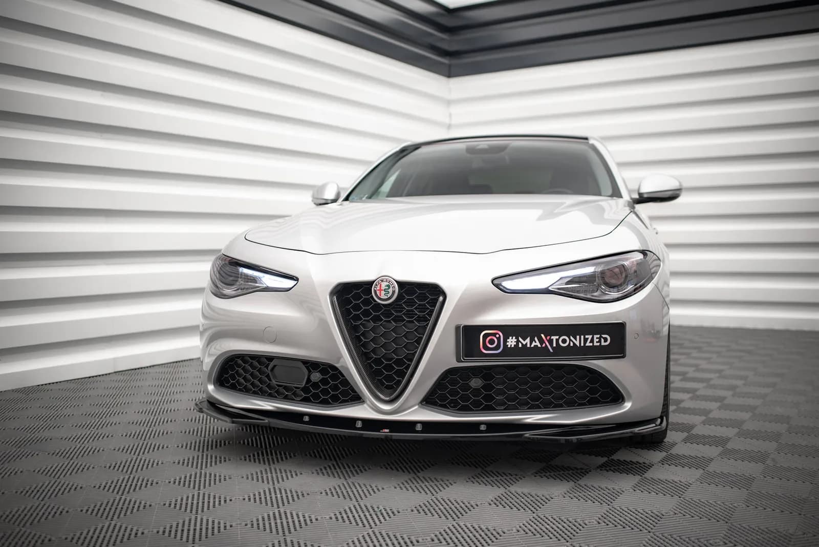 Передній сплітер V.2 Maxton Alfa Romeo Giulia Sport - фото My Tuning Lab