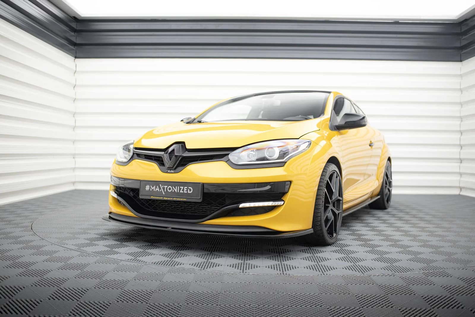 Передній сплітер Maxton Renault Megane III RS V.2 - фото My Tuning Lab