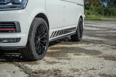 Накладки на пороги Maxton Volkswagen T6 - фото My Tuning Lab