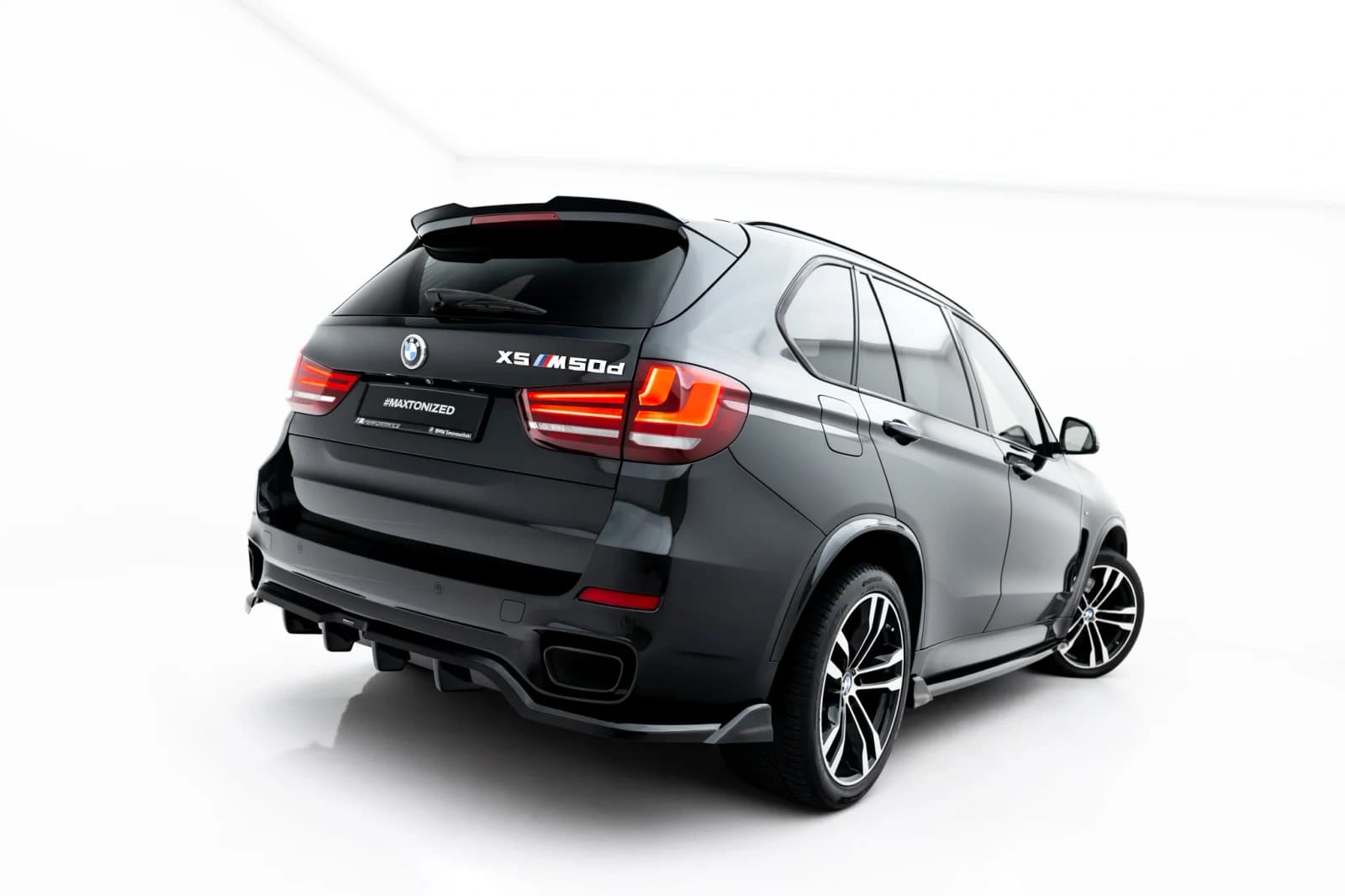 Задній центральний сплітер з дифузором Maxton BMW X5 M-пакет F15 - фото My Tuning Lab