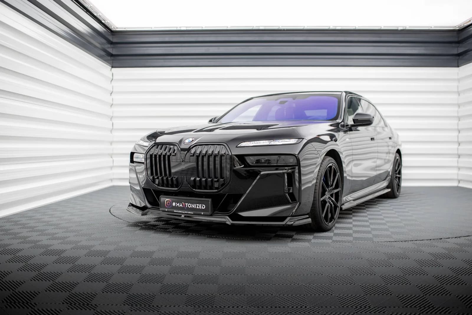 Передній сплітер V.3 Maxton BMW 7 M-пакет / M760e / i7 M-пакет G70 - фото My Tuning Lab
