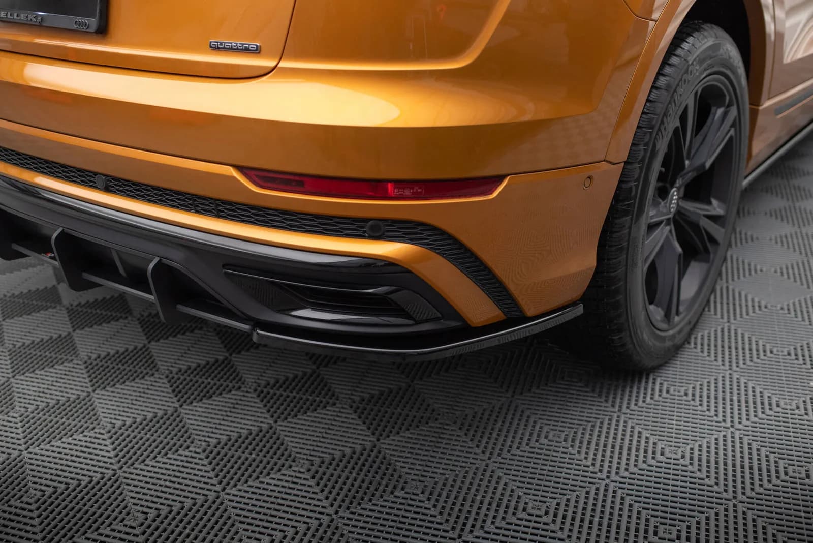 Задні сплітери boczne Maxton Audi Q8 S-Line (чорний глянець) - фото My Tuning Lab