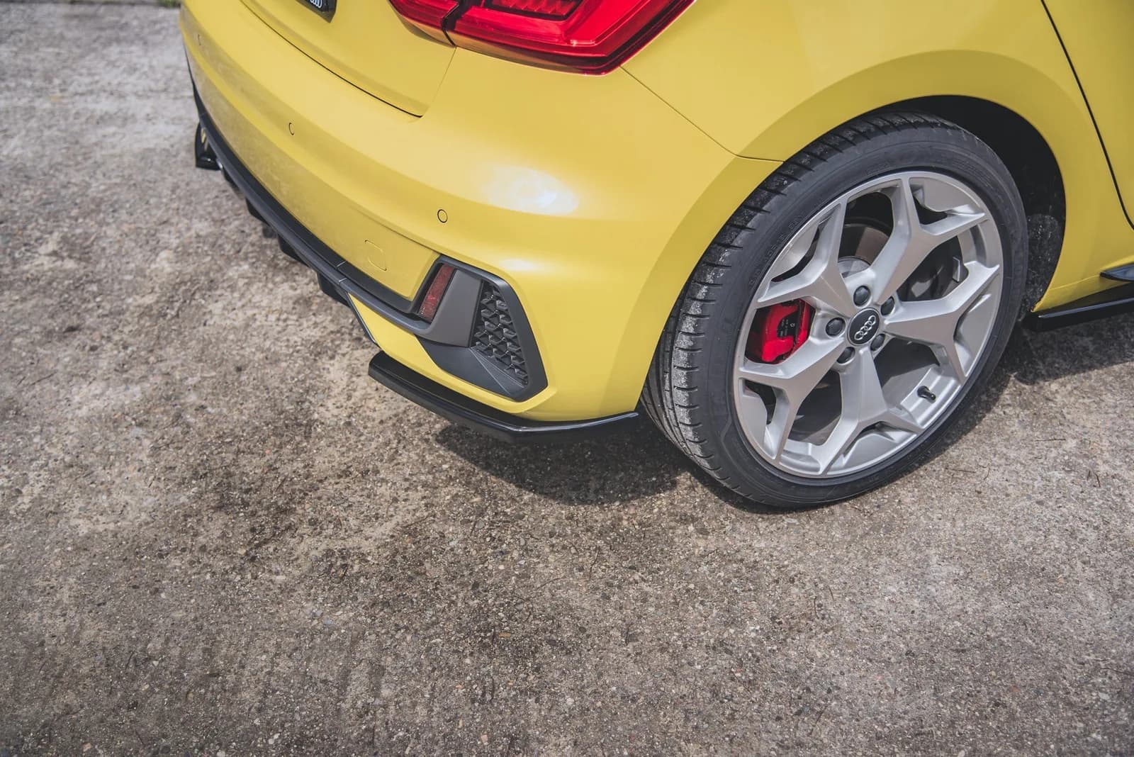 Задні сплітери boczne Maxton Audi A1 S-Line GB (чорний глянець) - фото My Tuning Lab