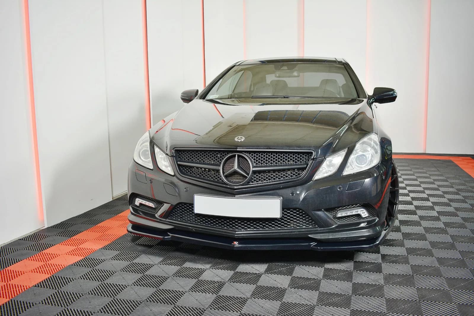 Передній сплітер Maxton Mercedes-Benz E-Class W207 Coupe AMG-Line (чорний глянець) - фото My Tuning Lab