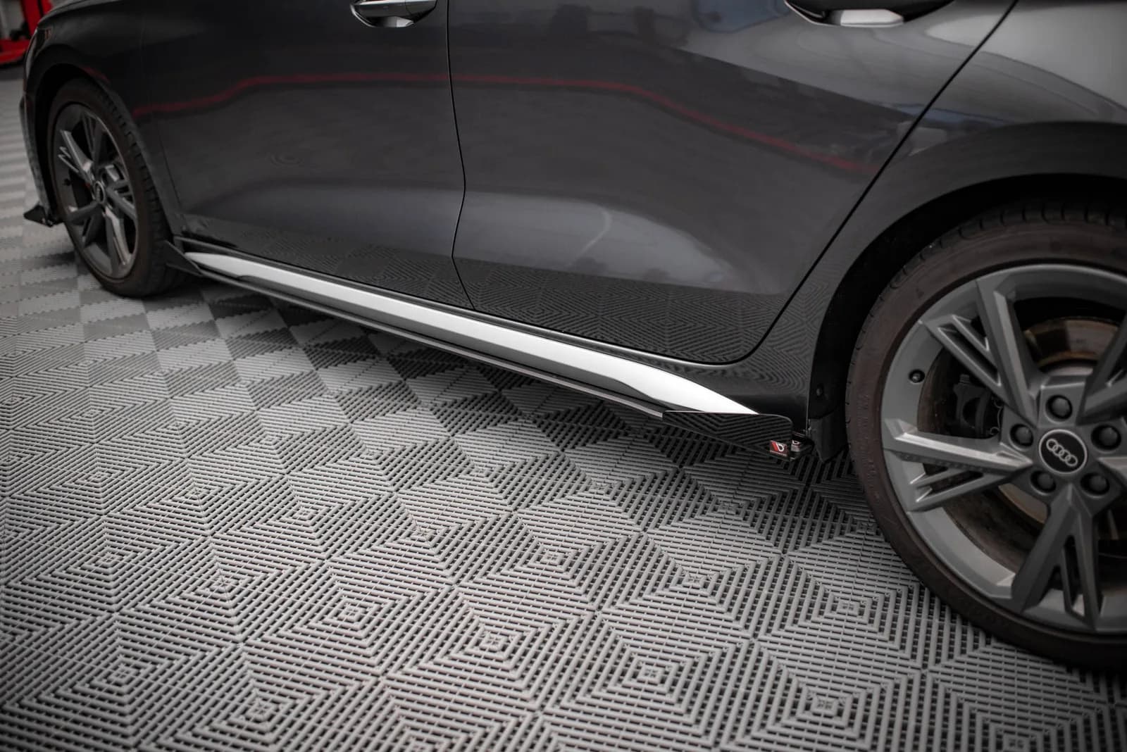 Накладки на пороги Street Pro + Flaps V.1 Maxton Audi S3 / A3 S-Line 8Y / 8Y Facelift - фото My Tuning Lab