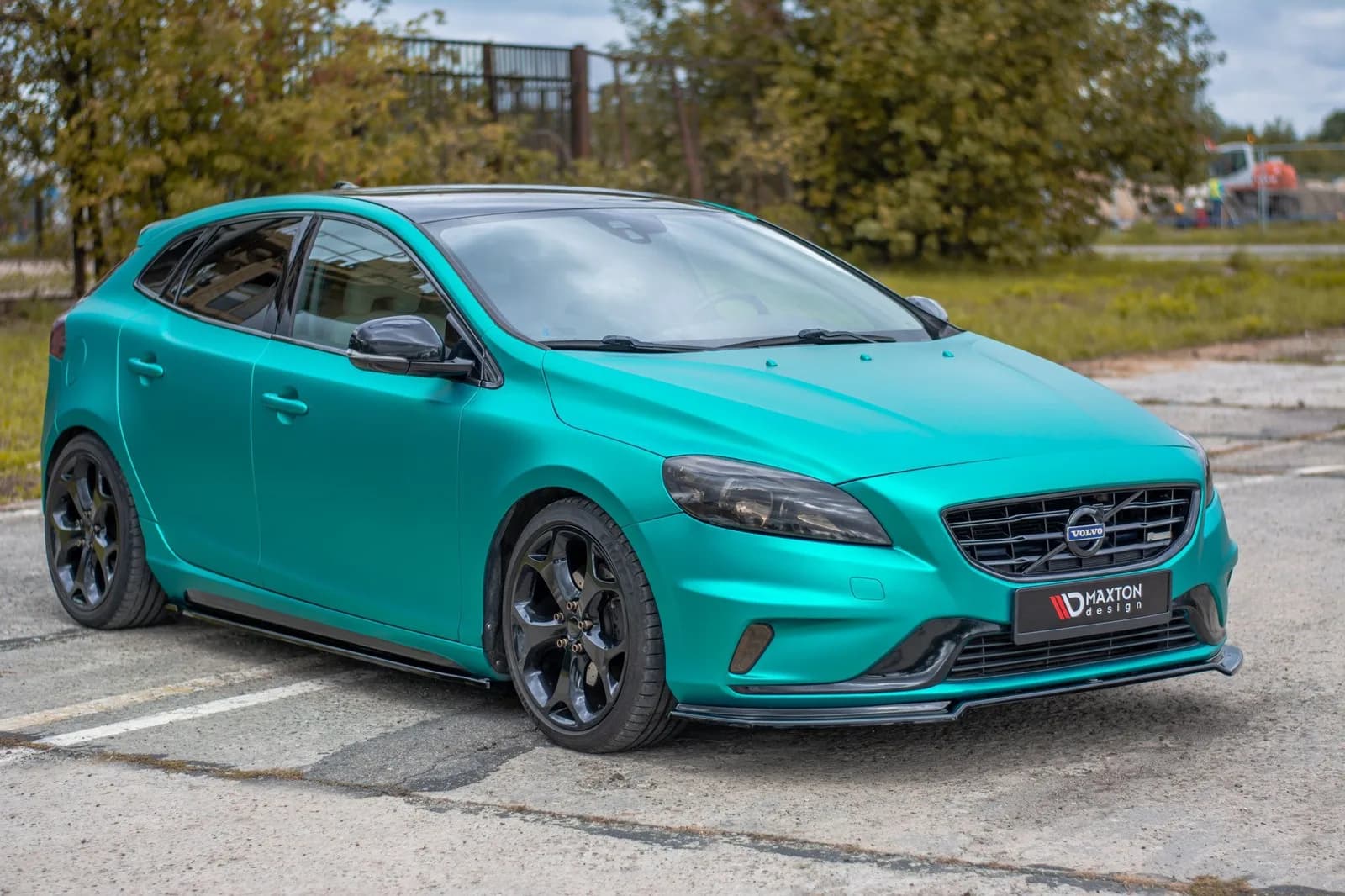 Передній сплітер Maxton Volvo V40 R-Design (чорний глянець) - фото My Tuning Lab