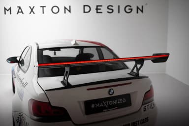 Karbonowy Spoiler Z Wewnętrznymi Wspornikami V.1 + LED Maxton BMW 1 M E82 - фото My Tuning Lab