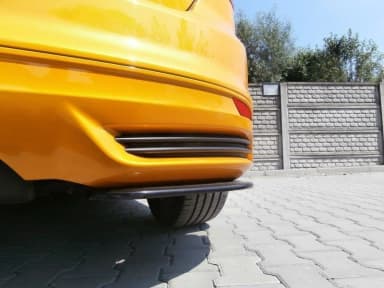 Задні сплітери boczne Maxton Ford Focus ST MK3 Hatchback (чорний глянець) - фото My Tuning Lab