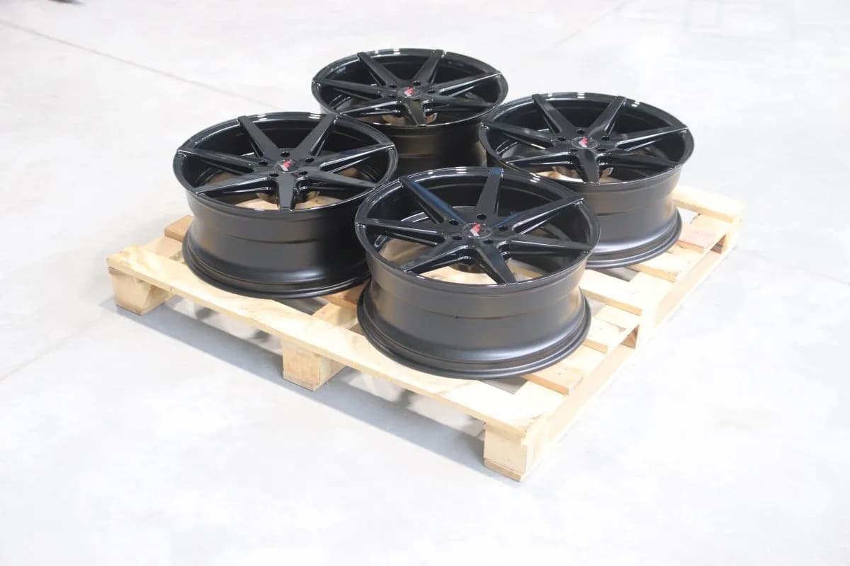 Комплект легкосплавних дисків 20" Japan Racing JR20 20x8,5 ET30 5x120 глянцевий чорний - фото My Tuning Lab