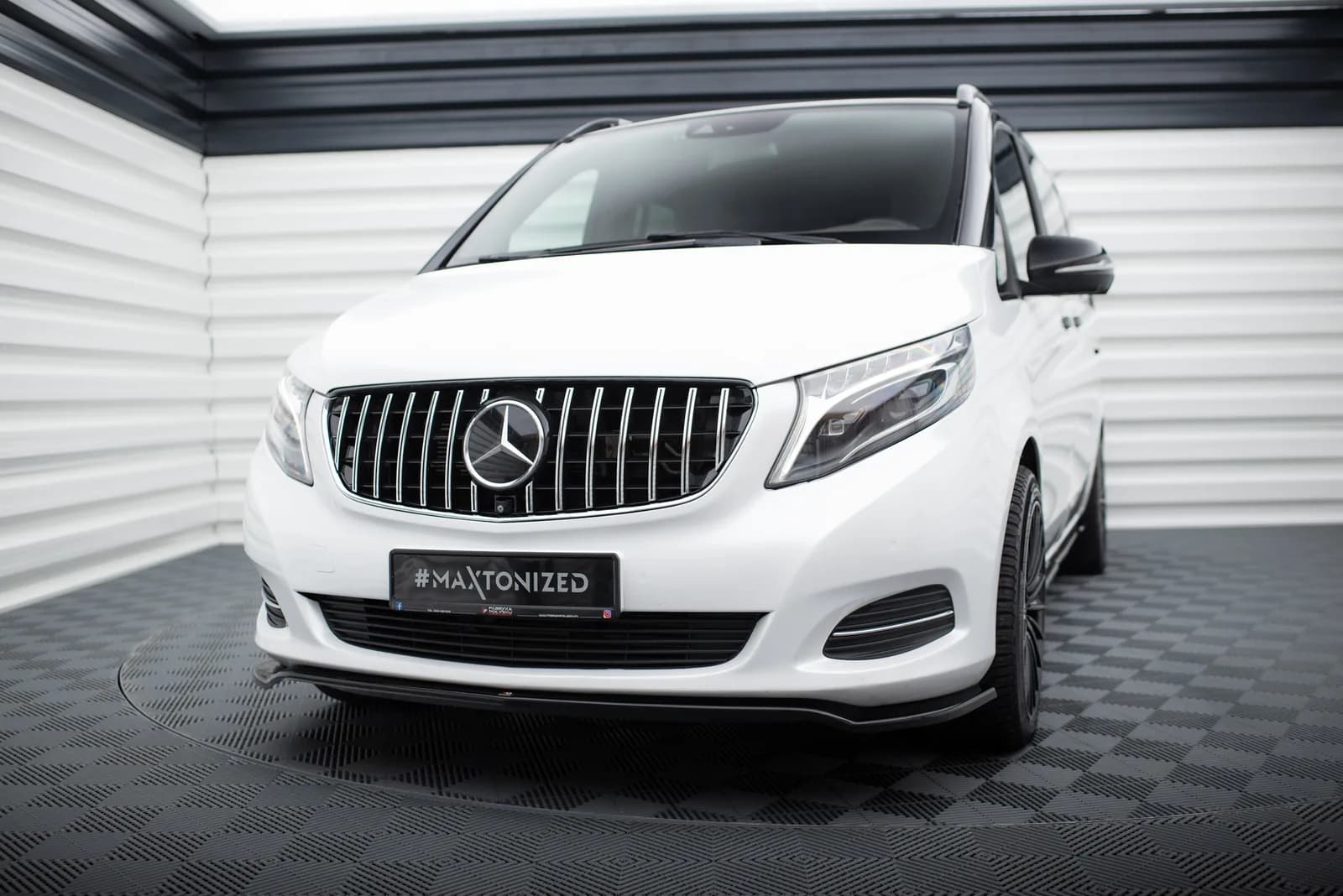 Przedni splitter Maxton V3 Mercedes V-Class W447 (чорний глянець) - фото My Tuning Lab