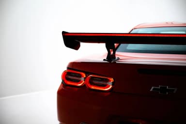 Karbonowy Spoiler Z Wewnętrznymi Wspornikami + LED Maxton Chevrolet Camaro SS Mk6 Facelift - фото My Tuning Lab