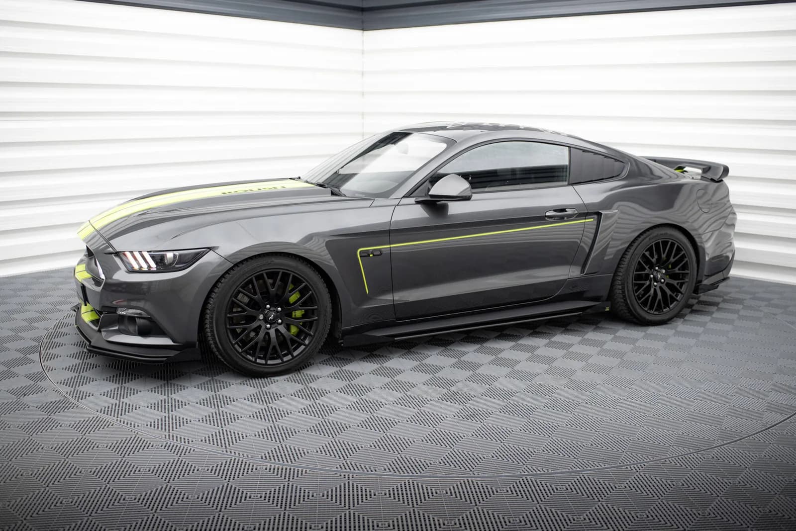 Бічні флапси Maxton Ford Mustang GT Mk6 - фото My Tuning Lab