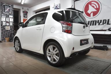 Задній центральний сплітер з дифузором Maxton Toyota IQ - фото My Tuning Lab