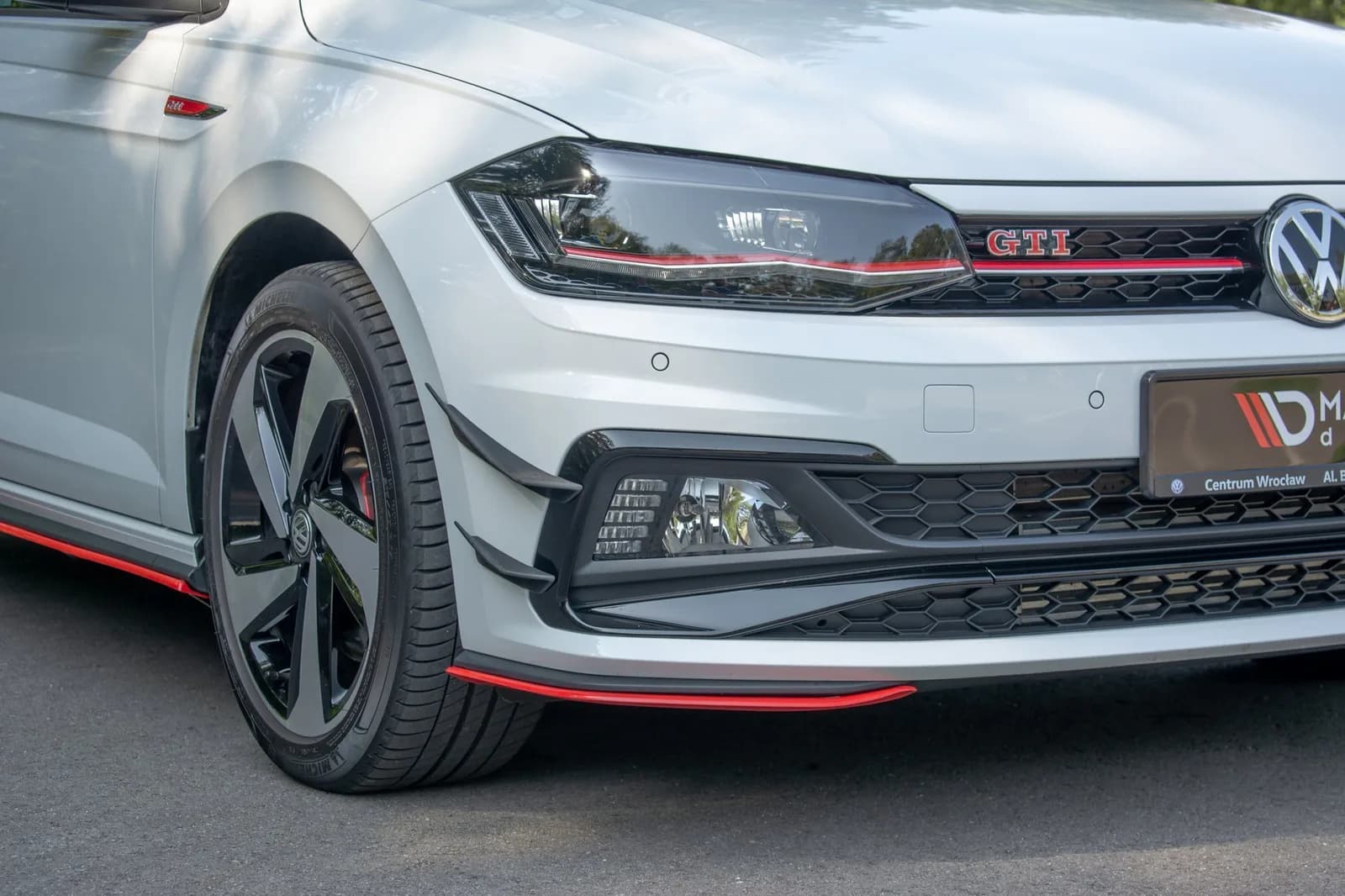 Канарди (аеродинамічні накладки переднього бампера) Maxton Volkswagen Polo GTI Mk6 - фото My Tuning Lab