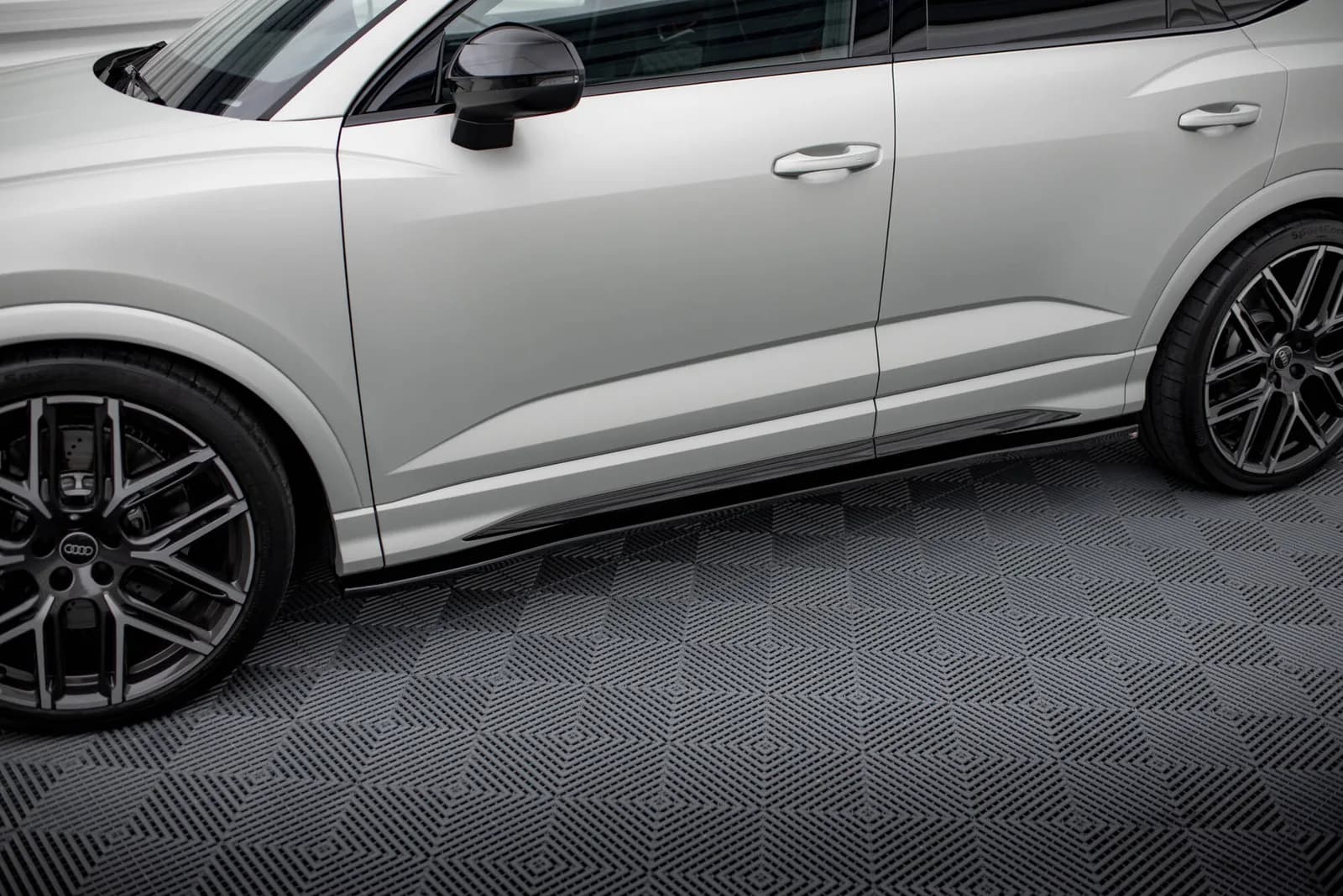 Накладки на пороги V.2 Maxton Audi Q3 S-Line / RSQ3 Sportback / SUV F3 - фото My Tuning Lab