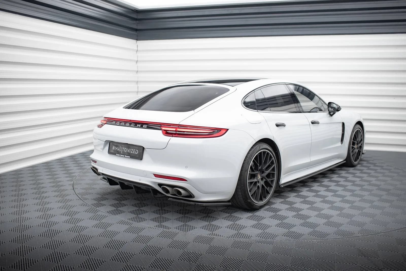 Задня накладка Maxton Porsche Panamera GTS 971 - фото My Tuning Lab