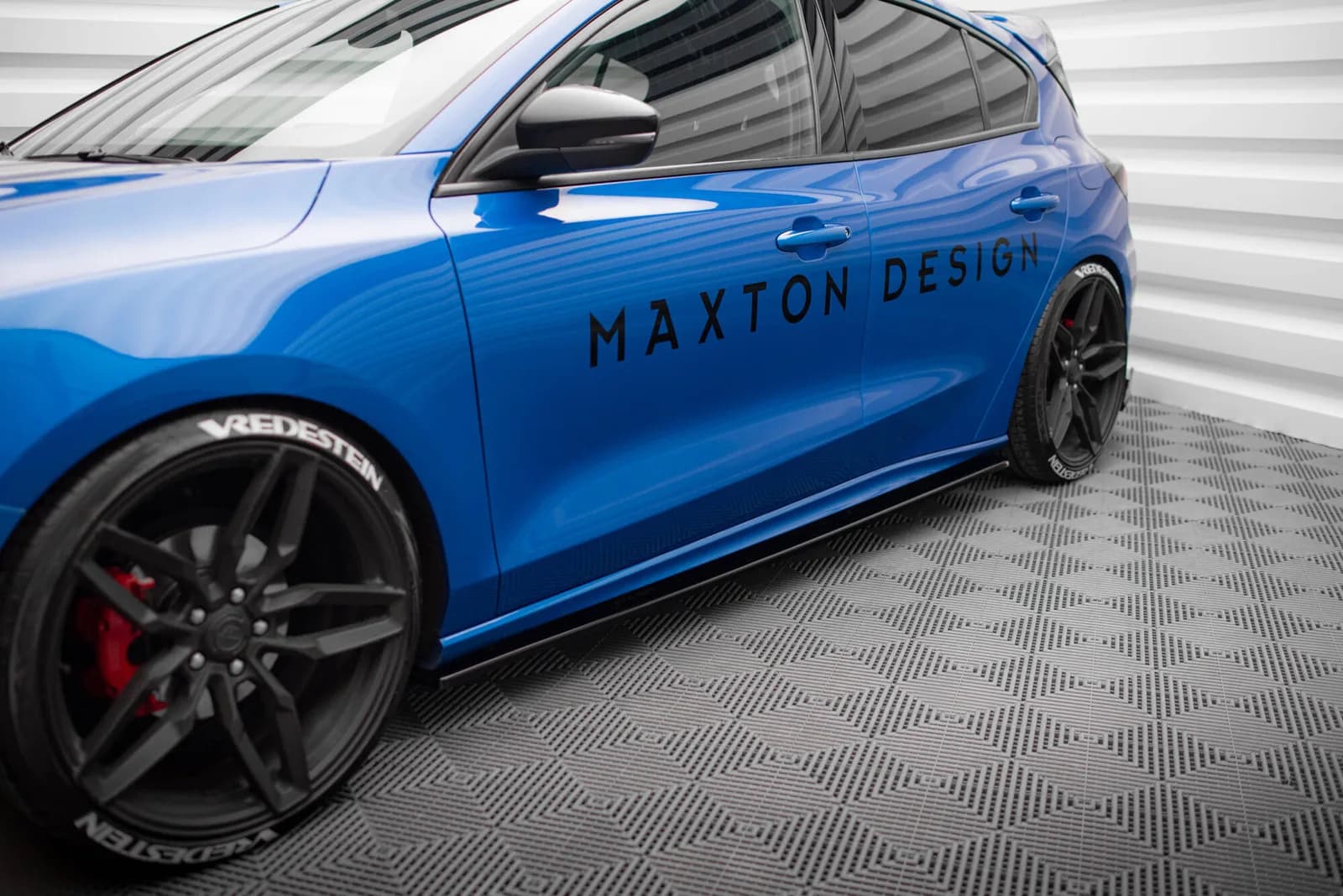 Накладки на пороги Maxton Ford Focus ST / ST-Line Mk4 / Mk4 Facelift - фото My Tuning Lab
