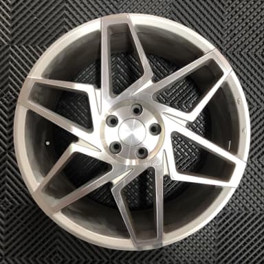 Вживаний Комплект легкосплавних дисків 20" Veemann V-FS27R 20x8,5 ET38 5x112 срібний з фрезеруванням - фото My Tuning Lab
