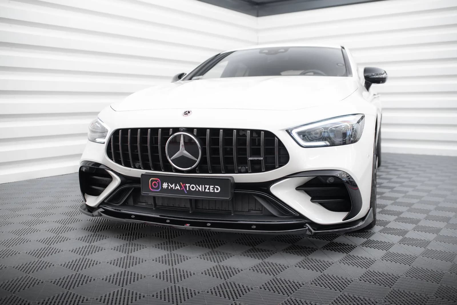 Передній сплітер V.2 Maxton Mercedes-AMG GT 43 4 Door Coupe V8 Styling Package X290 - фото My Tuning Lab