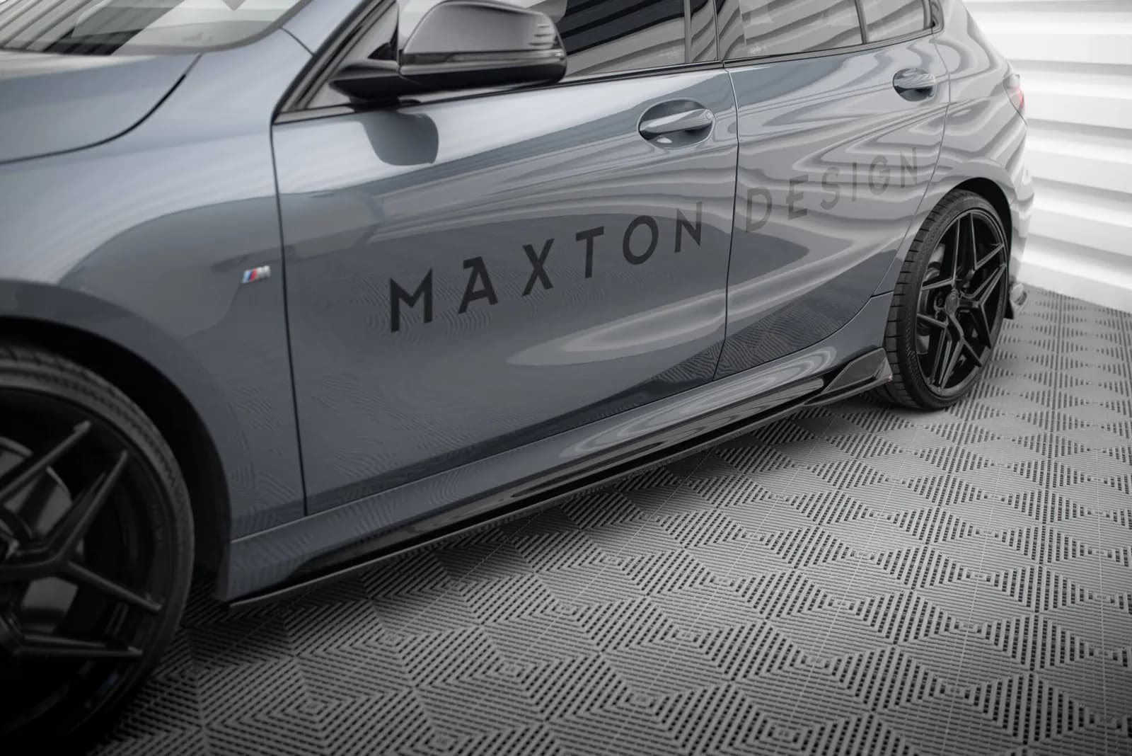 Накладки на пороги V.3 Maxton BMW 1 M-пакет/ M135i / 128ti F40 - фото My Tuning Lab