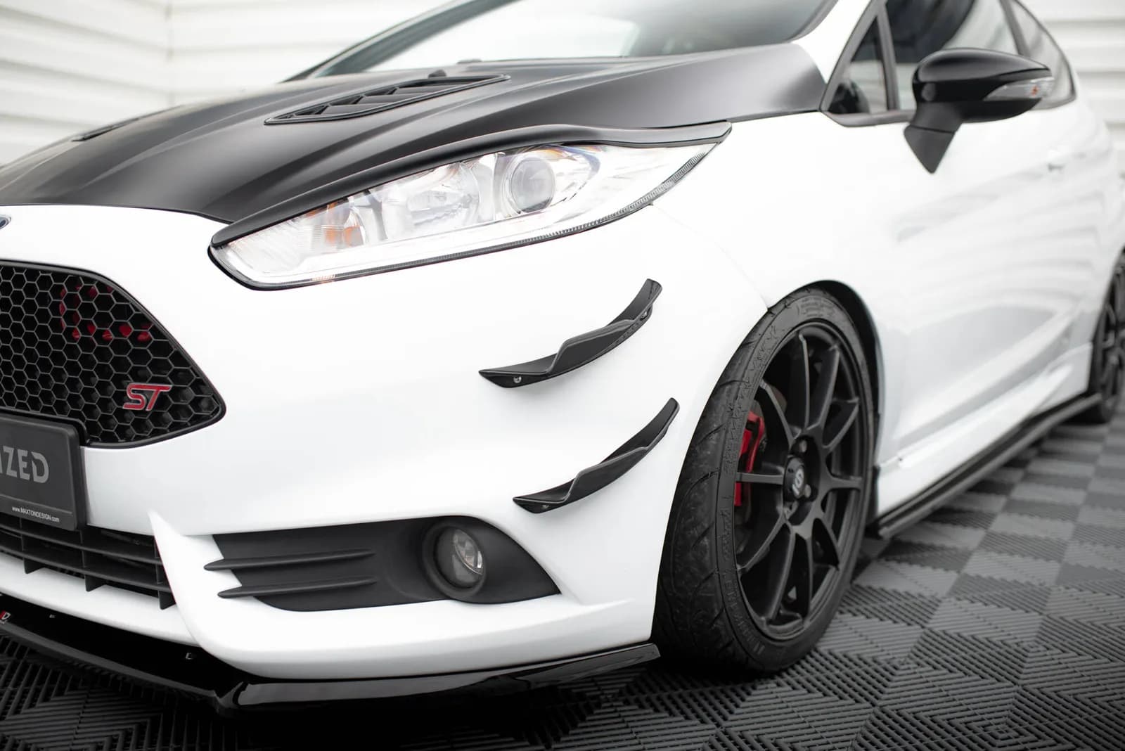 Канарди (аеродинамічні накладки переднього бампера) Maxton Ford Fiesta 7 ST Facelift - фото My Tuning Lab