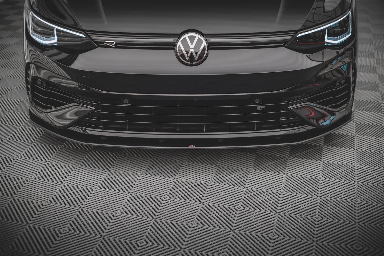 Передній сплітер Street Pro Maxton Volkswagen Golf R Mk8 - фото My Tuning Lab