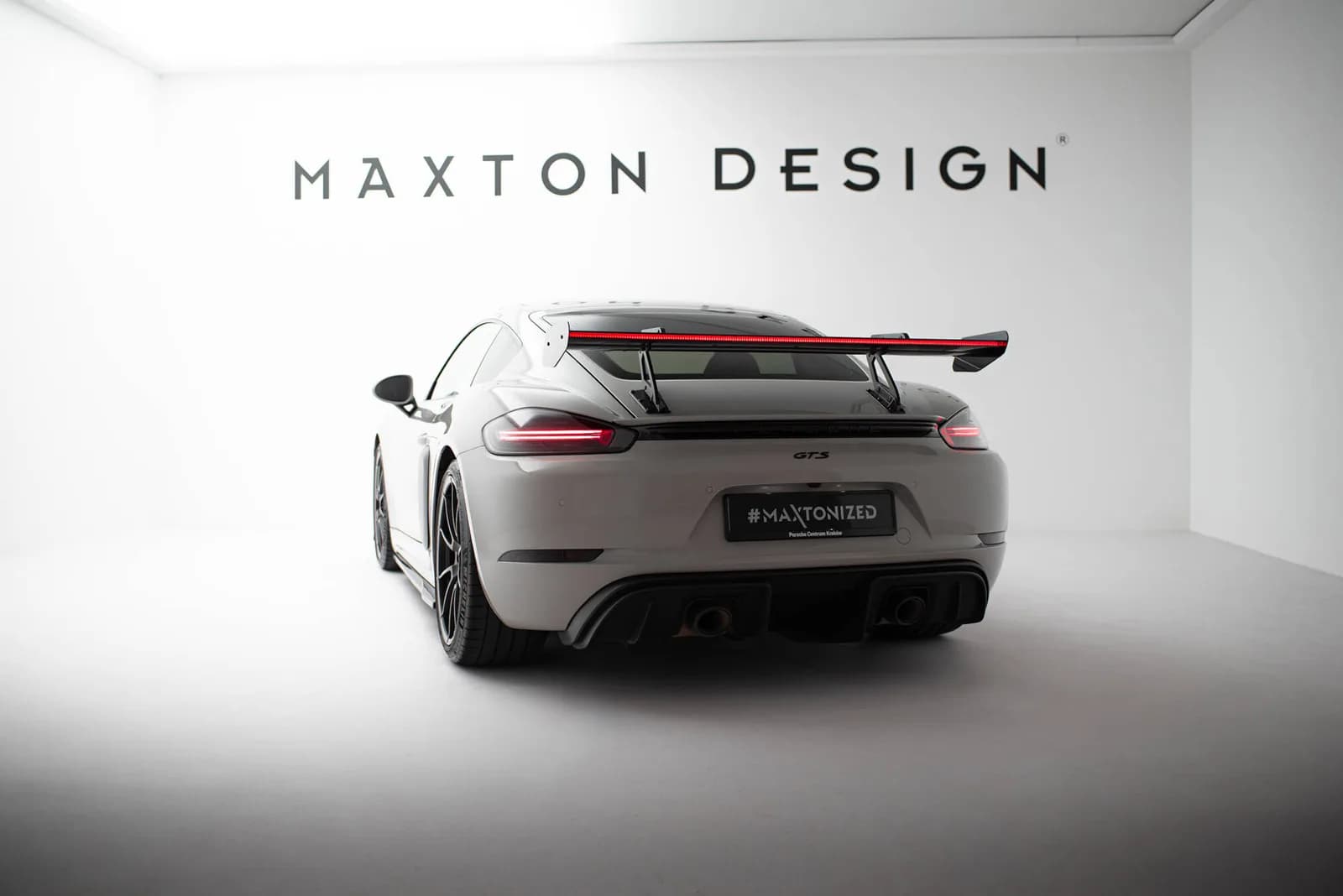 Karbonowy Spoiler Z Górnymi Mocowaniami V.1 + LED Maxton Porsche 718 Cayman 982c - фото My Tuning Lab