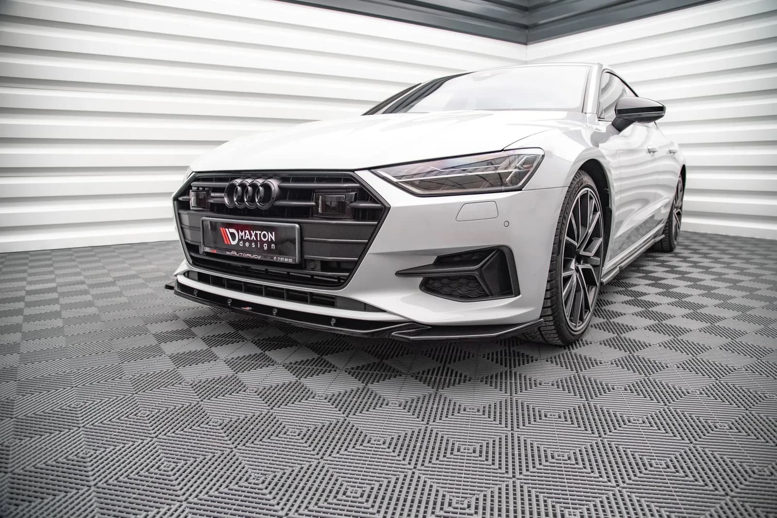 Передній сплітер V.1 Maxton Audi A7 C8 - фото My Tuning Lab