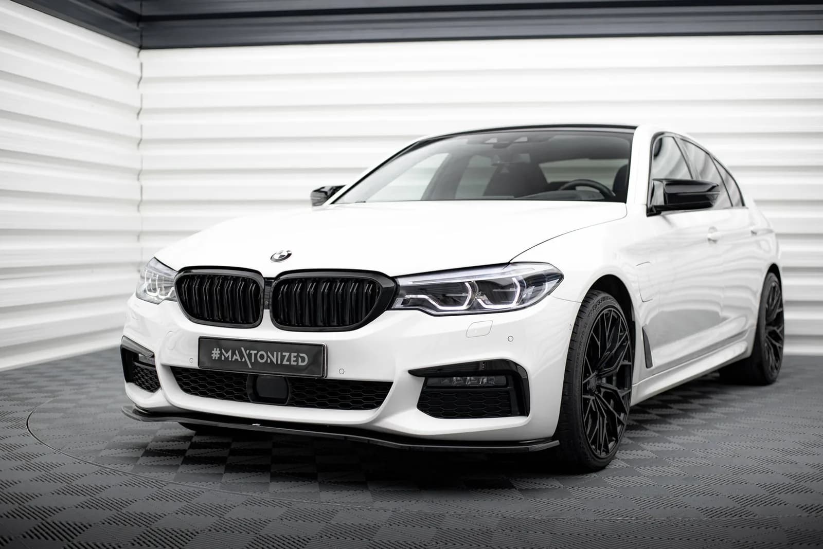 Передній сплітер V.2 Maxton BMW 5 M-пакет / M550d / M550i G30/ G31 M-пакет - фото My Tuning Lab