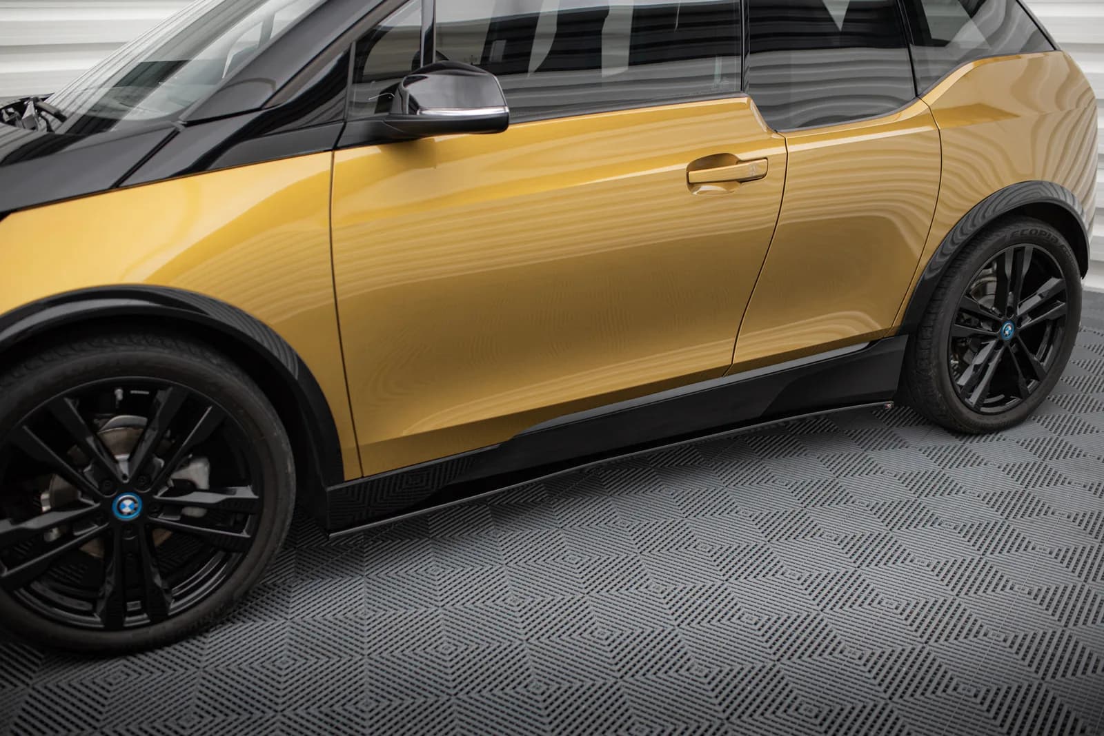 Накладки на пороги Maxton BMW i3 / i3 S Mk1 Facelift - фото My Tuning Lab