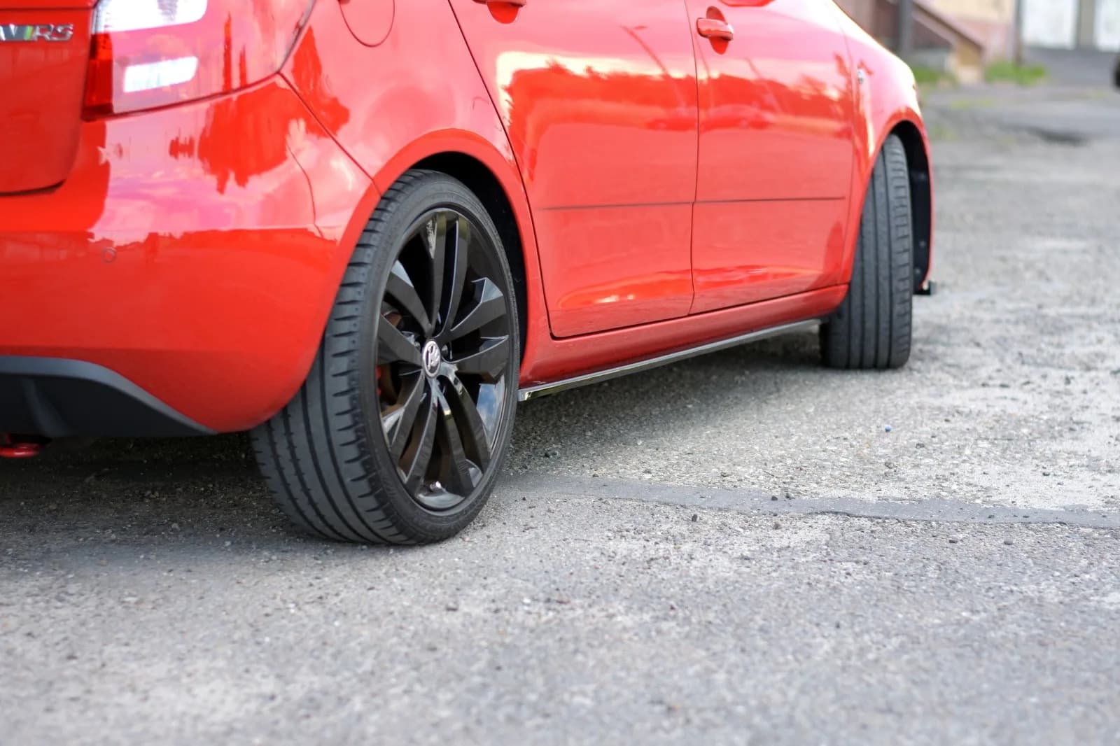 Накладки на пороги Maxton Skoda Fabia RS MK2 (чорний глянець) - фото My Tuning Lab