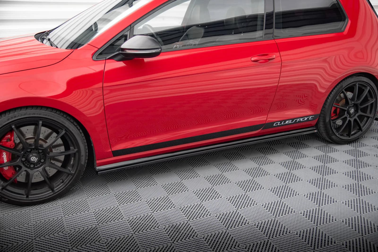 Накладки на пороги Maxton Volkswagen Golf MK7 GTI Clubsport (чорний глянець) - фото My Tuning Lab