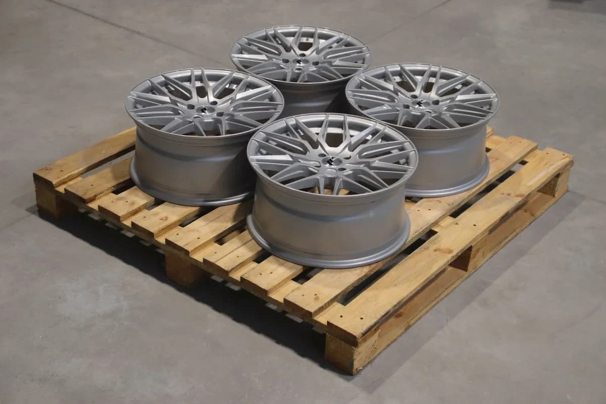 Комплект легкосплавних дисків 17" Japan Racing JR28 17x8 ET38 4x100 глянцевий срібний - фото My Tuning Lab